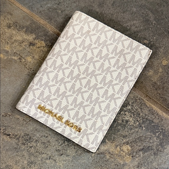 MICHAEL Michael Kors Cream and Tan Tote Set - Picture 2 of 13